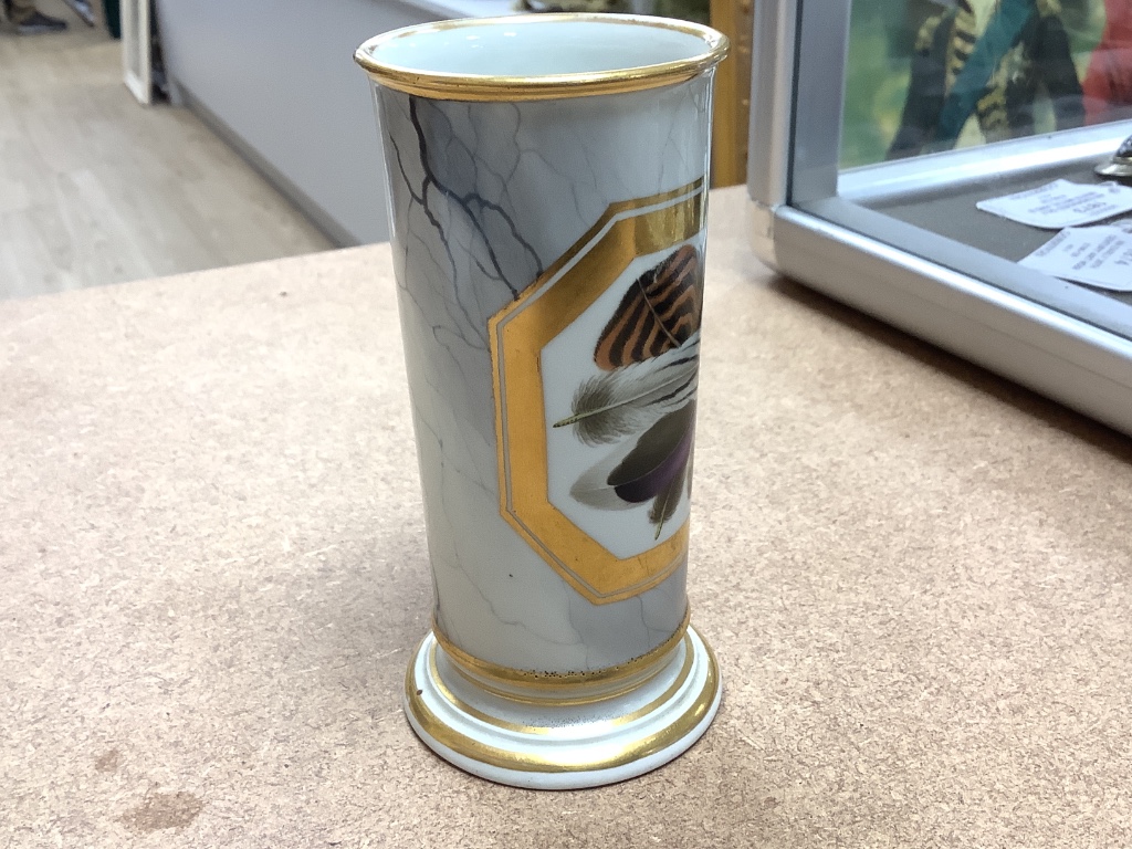 A Barr, Flight & Barr Worcester ‘feathers’ spill vase, c.1815, height 12cm